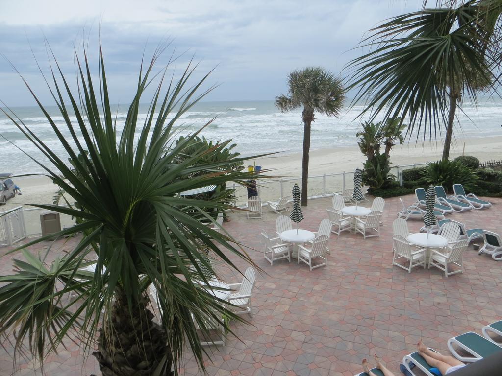 Days Inn By Wyndham Daytona Oceanfront Daytona Beach Exterior photo